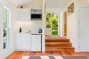 Less than 3MB- 10 London St-1