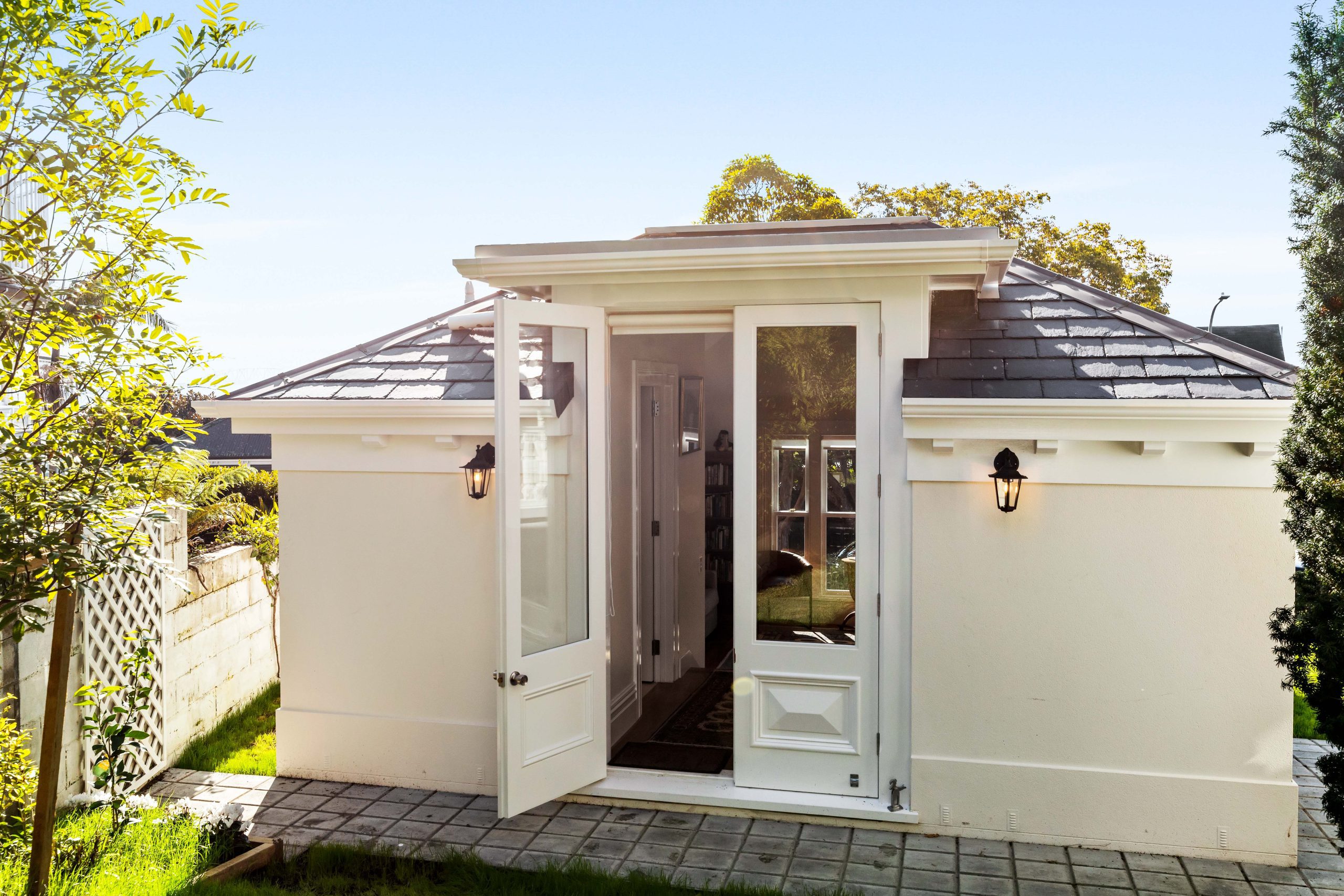 Less than 3MB- 10 London St-25