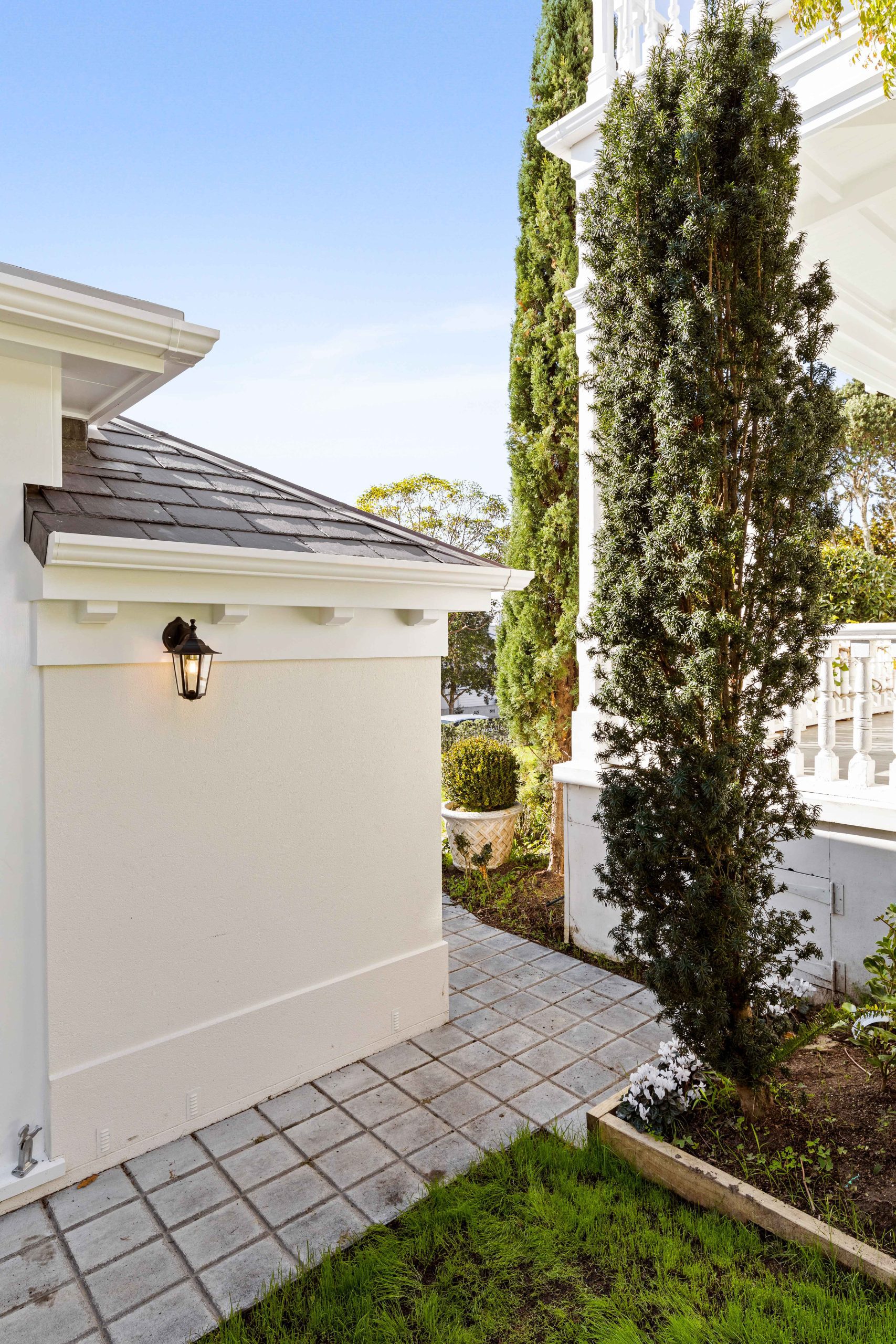 Less than 3MB- 10 London St-26