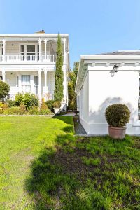 Less than 3MB- 10 London St-28