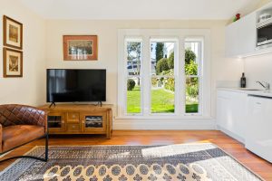 Less than 3MB- 10 London St-5