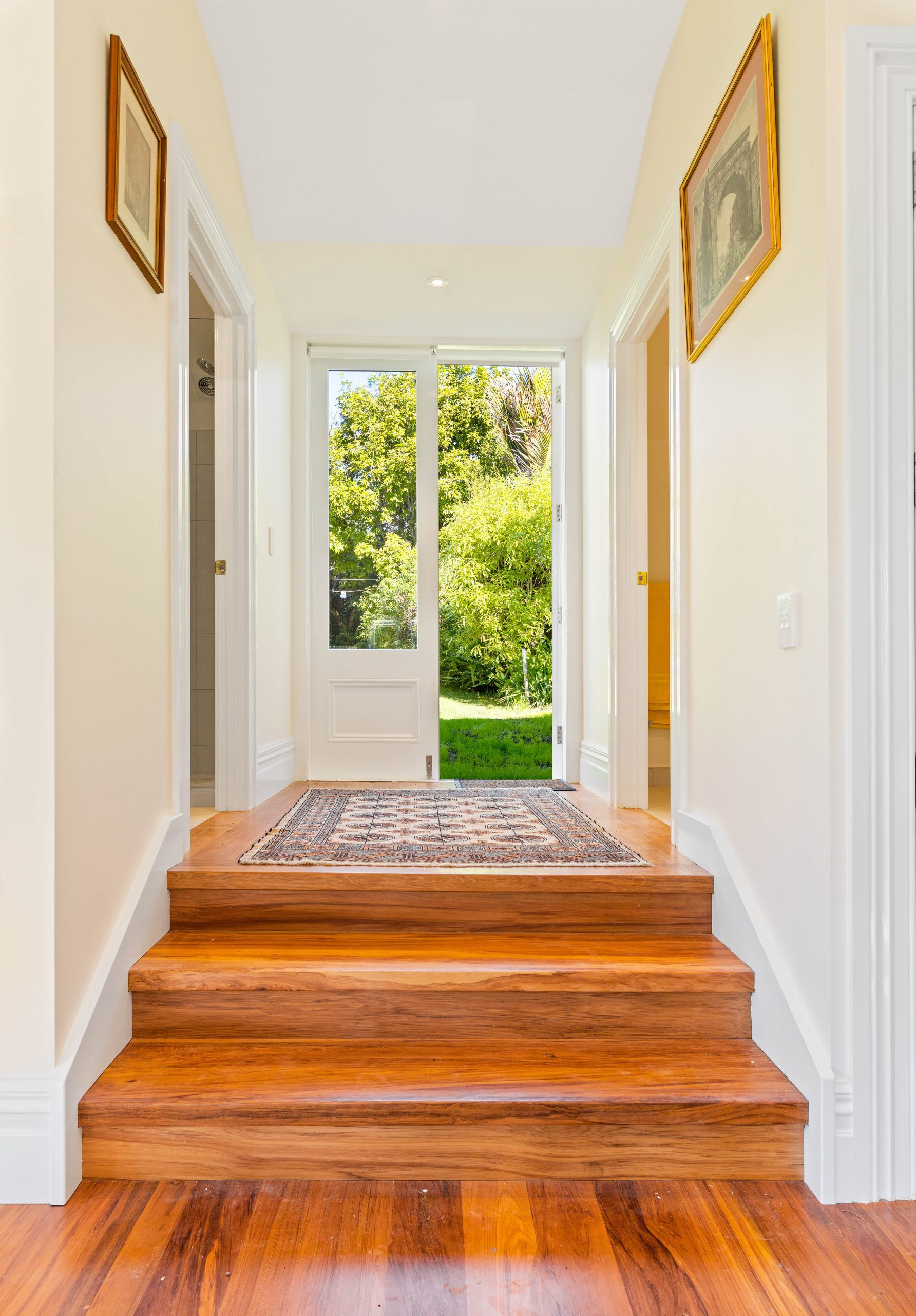 Less than 3MB- 10 London St-9