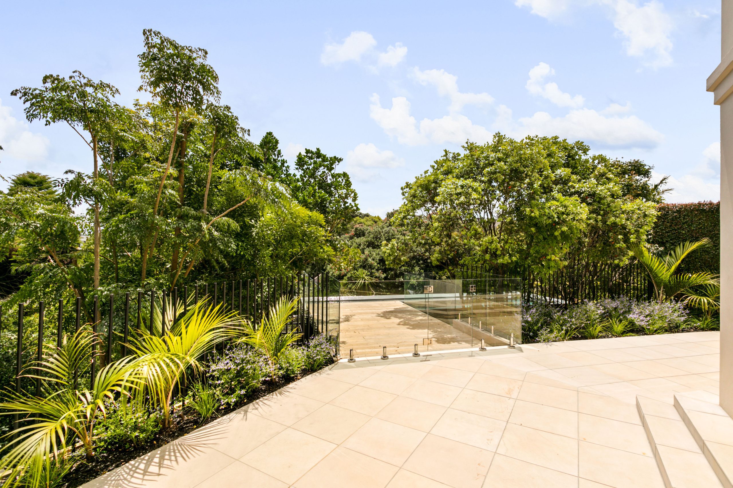 Less than 3MB 46 Polygon Rd10